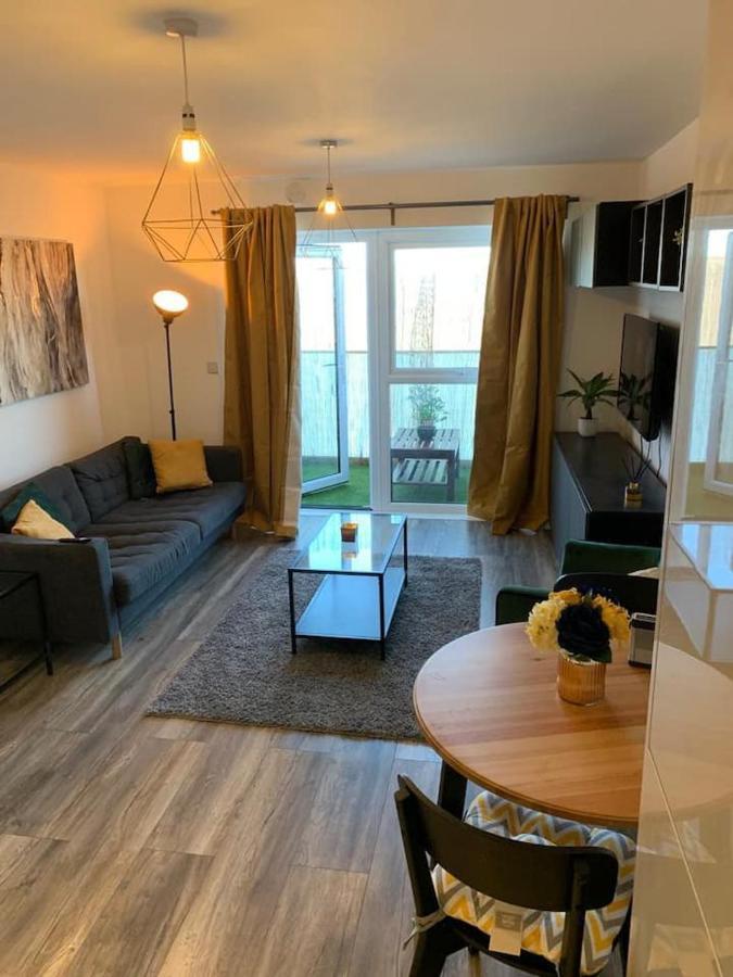 Lovely 1-Bed Serviced Apartment With Free Parking West Thurrock Eksteriør billede